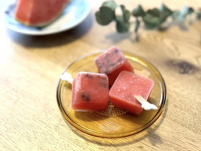 「たね」までおいしい!? 旬のすいかを丸ごと味わう「すいかあずきアイス」