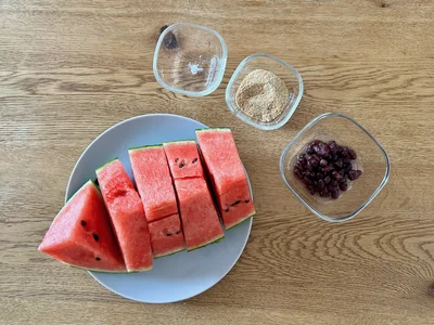 すいかあずきアイスの材料は、たったの4つ