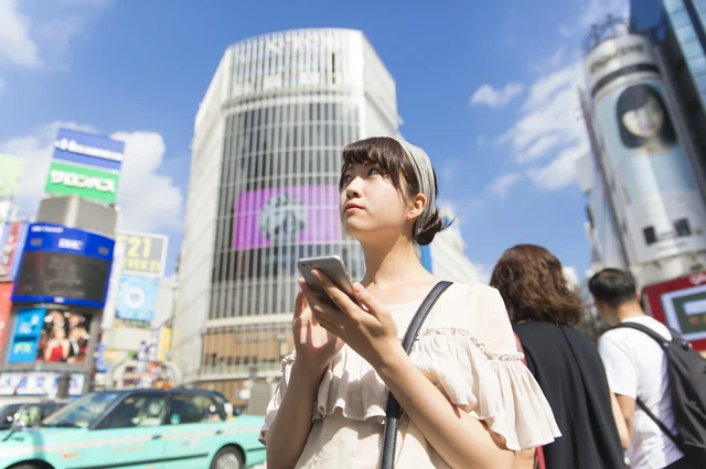 【写真を見る】ただ街をぶらつくのも“攻めの登校拒否”になる!?