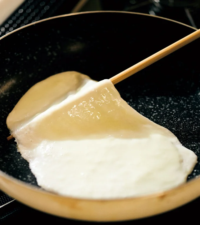 彩り用の卵は白身と黄身を別々に焼いて美しく