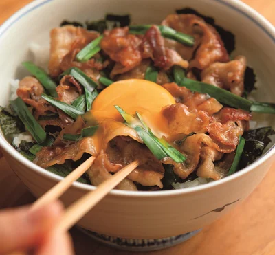 豚しゃぶ肉とにらのスタミナ丼