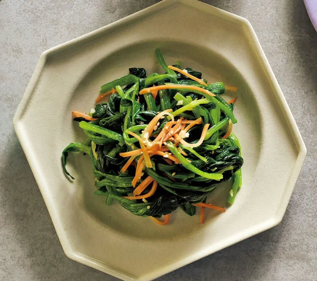 簡単なのに本格派！無限に食べられる「ほうれん草のナムル」