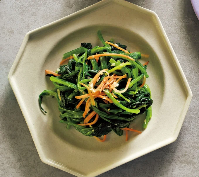 サムゲタンのおともに!無限に食べられる「ほうれん草のナムル」