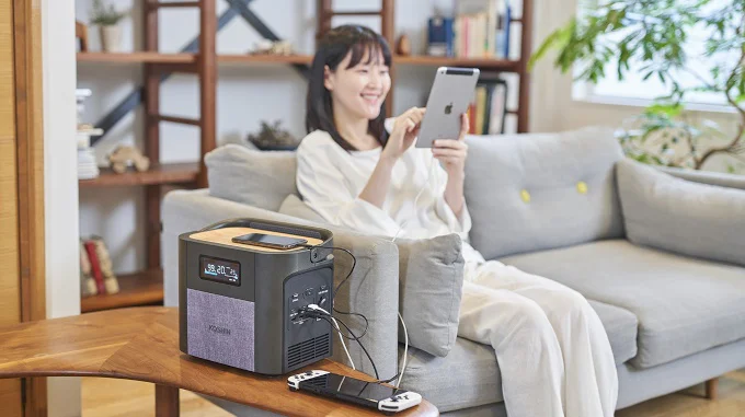 「普段使いのポータブル電源」 をコンセプトに、リビングやキッチンにも馴染むデザイン