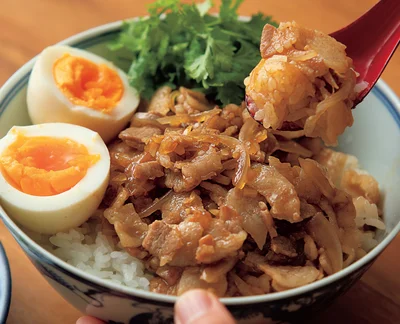 豚バラの台湾風丼