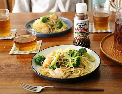 休日ランチにぴったり！冷蔵庫にある食材とオイルソース1本で簡単パスタを作ってみた♩