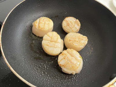 フライパンで焼き目が付く程度に焼く