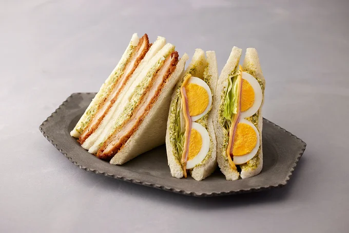 メルヘン すじ青のり香る玉子ハムチーズサンド/すじ青のりタルタルたっぷりのサーモンフライサンド 各540円(1袋)
