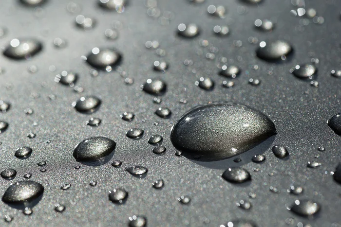 空から降ってくる雨粒のカタチは？じつは「しずく型」ではない！