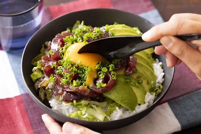 3分で完成！ 「まぐろ」で作る栄養たっぷりサラダ風丼