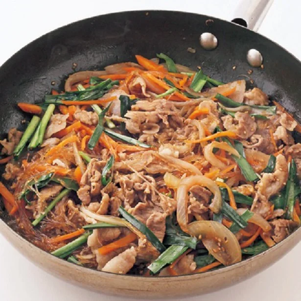 【低カロリーレシピ】肉も野菜も少ししかない…！ そんなときこそ「豚とはるさめの甘辛炒め」