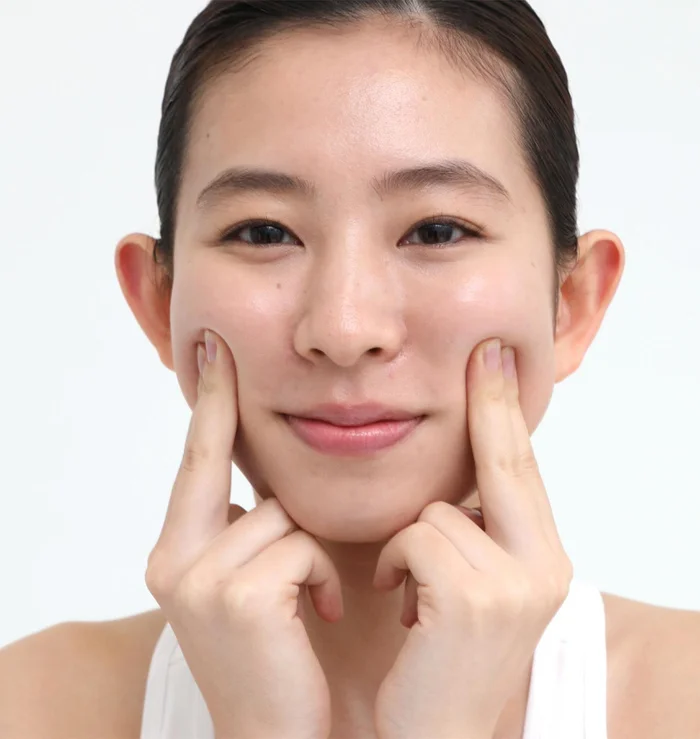 【リンパや血液の巡り改善】顔中心の筋肉を引き上げて、むくみ・たるみを和らげる／40秒若返り整体（9）