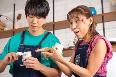 容器のてっぺんはクリームでふたをするように平らに整えるのがカギ