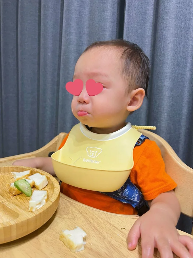 息子くんの訴えがあざとかわいい▶どうしてこのようなお顔に?(⇒次へ)