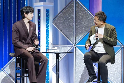 【9月27日に行われたキム・ヨンデファンミーティングの様子】天然ぶりに古家さんも笑いが止まらない…というあたたかいムードの中進行。ファンと会ったらヨンデさんが「エモ」と言うので「イネ～」と返すというサインの話も！
