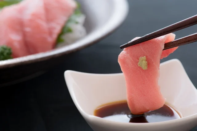 【写真】お寿司やお刺身にも、欠かせないしょうゆ。