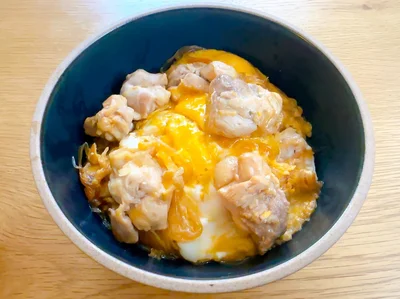 ポン酢で親子丼ってどうなの…!?　酸味まろやか、後味あっさりでかなりイケる！【時短ドラマ飯】