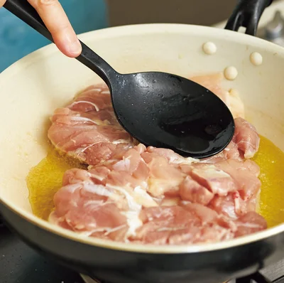 トマトソースのチキンソテーの作り方