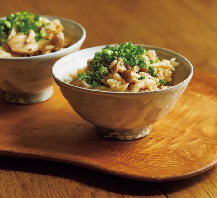季節を感じる食材を使って！有賀薫さんの＜青ねぎどっさり、きのこの炊き込みごはん＞／おうちごはんは日々のくりかえし。（5）