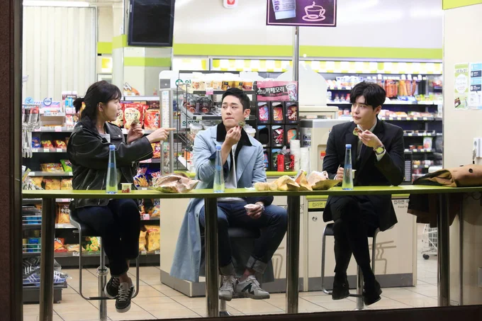 笑えるシーンが多い3人でのシーン
