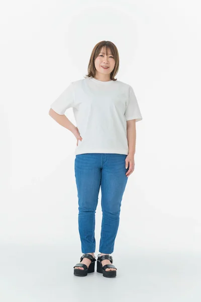 スッキリしていて見違える！痩せて見える白Tシャツ