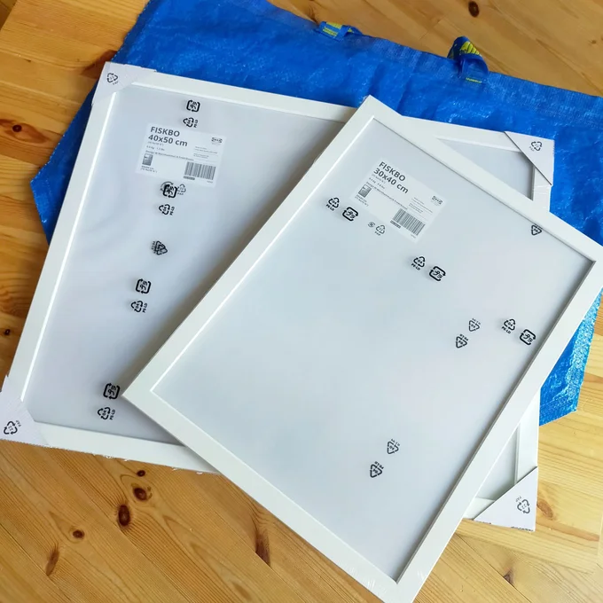 IKEAにはたくさんの額が販売されています