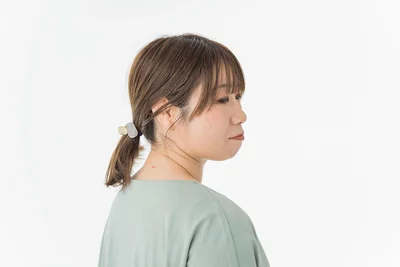 意外と目立つ後ろ姿。首の後ろのぽっこりした肉が憎い