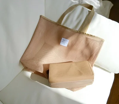 財布とバッグがごちゃつきがちなアラフィフがついに見つけた半額「お財布ポーチ」