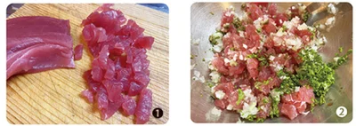 マグロの柵を細切りにして小さく刻む