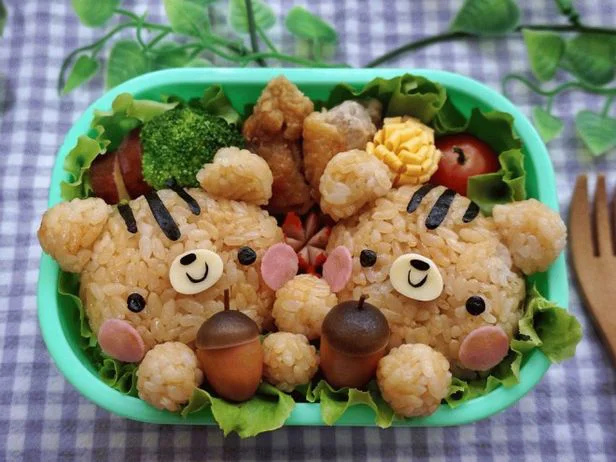 ソーセージ×しめじで「どんぐり」を作るテクで、秋弁当の完成【キャラ弁】