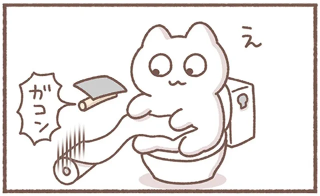 職場のトイレでピンチ！転がるトイレットペーパーに「行かないでー！」