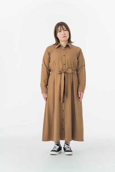 ベルトを無理に一周させたようなパツパツ感…