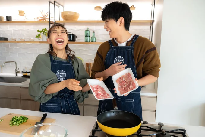 小山さんの「鶏」と「豚」の間違いに2人で爆笑!