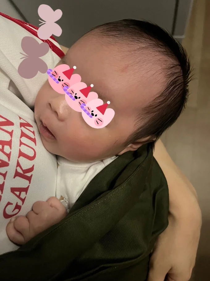スリングの中でぴったり▶可愛いから全部許す~(⇒次へ)