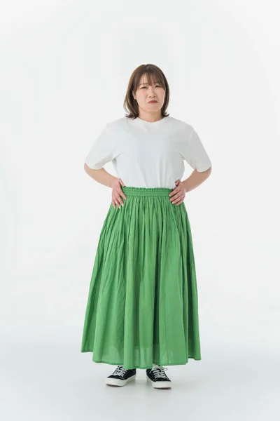 お腹、腰、お尻。すべてのお肉に引っ張られるギャザースカート