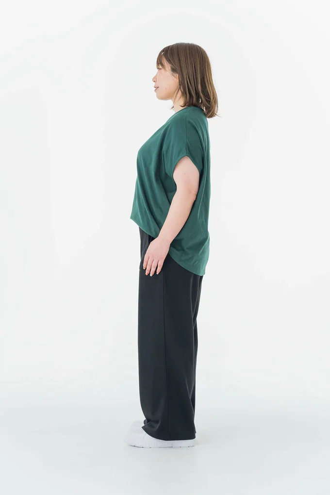 ストレートラインの威力でどこから見てもまるで「細い人」