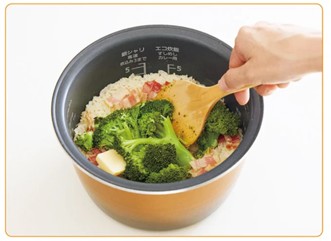 房も茎もしゃもじで崩れるほどやわらかくなる