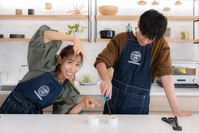 「慶一郎、楽しんで！」と盛り上げるみきママさん。小山さんは「もうちょっといいあぶり方がないか考えてた(笑)」