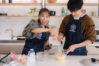 みきママ「ほら慶一郎、カメラ見て！」、小山さん「作業中は自然体でいいんだってば」