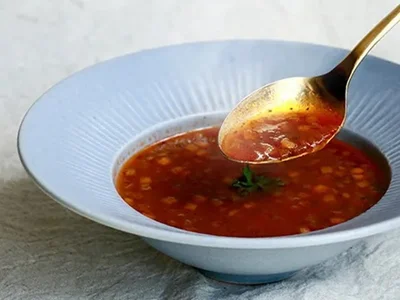 お湯を注ぐだけで、うまみたっぷりの極上スープが楽しめる