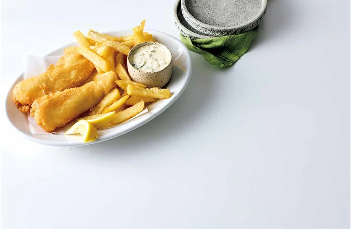 【おうちで海外グルメ】外カリ中フワなポテトの秘密は冷凍庫!?  「フィッシュ&チップス」