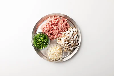 しめじとえのきが入って食物繊維もたっぷり