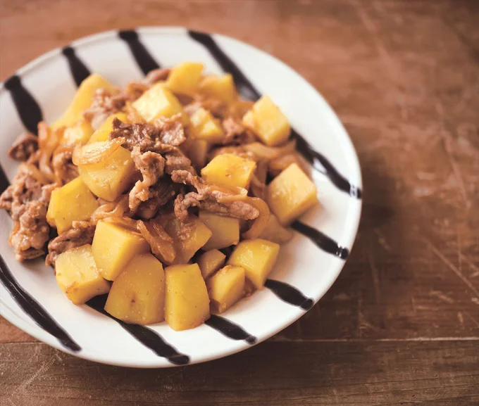 ほくほくじゃがいもにこってりみそ味がマッチ「蒸しじゃがいもの豚みそがらめ」