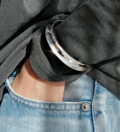 デニムはよく着るので、こういうオシャレなバングルは大歓迎！