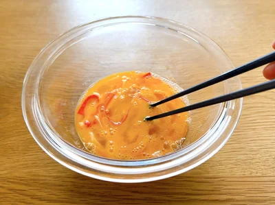 卵液はよく溶きほぐして
