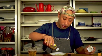 ちょっとだけ中濃ソースやウスターソースをかける