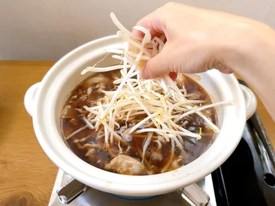 もやしは1袋、全部投入