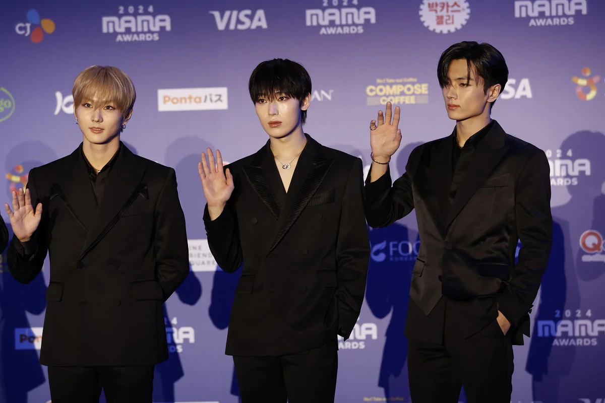 ENHYPENタイトなブラックスーツ姿が超クール！@2024 MAMA AWARDS 大阪