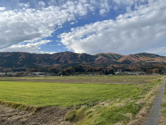 どこか懐かしさを感じる遠野の里山風景