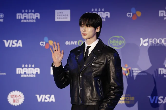 「MAMA AWARDS（Mnet ASIAN MUSIC AWARDS）」に登場したピョン・ウソク撮り下ろし
